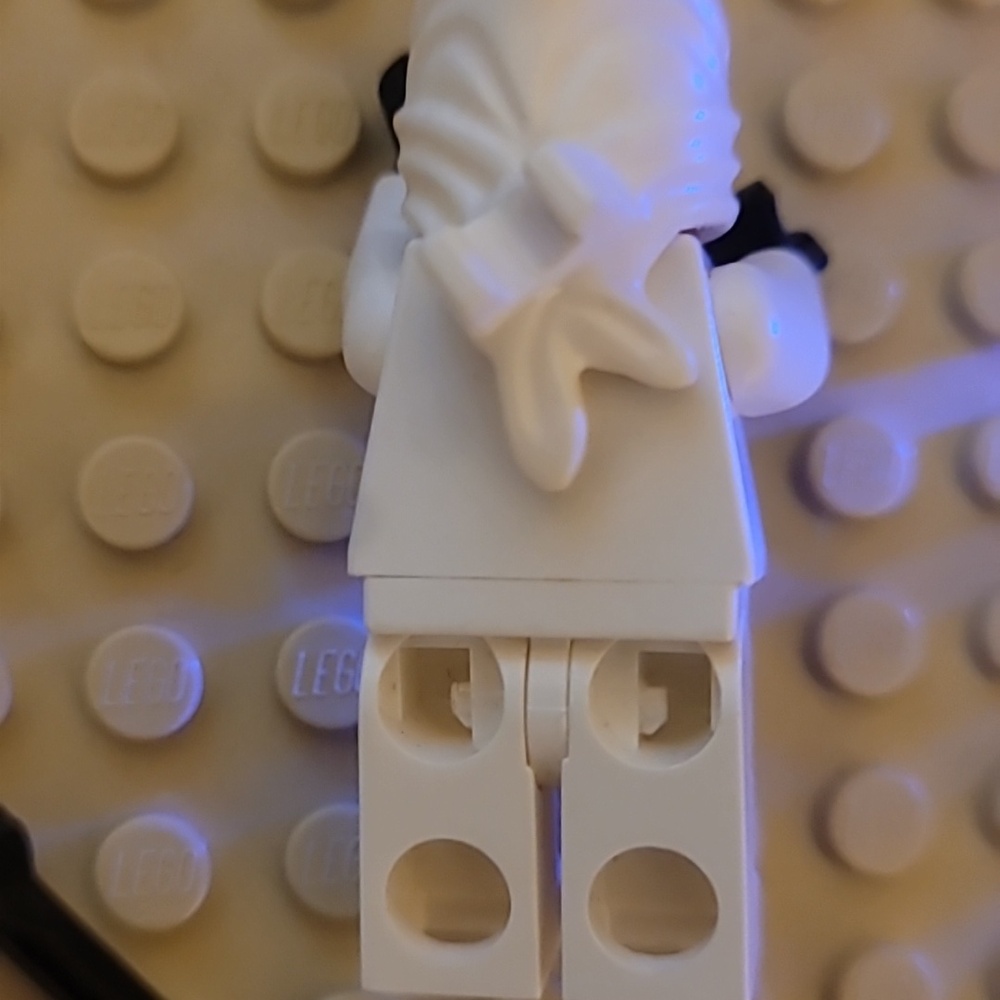 LEGO Ninjago Zane Minifigure - Picture 8 of 9